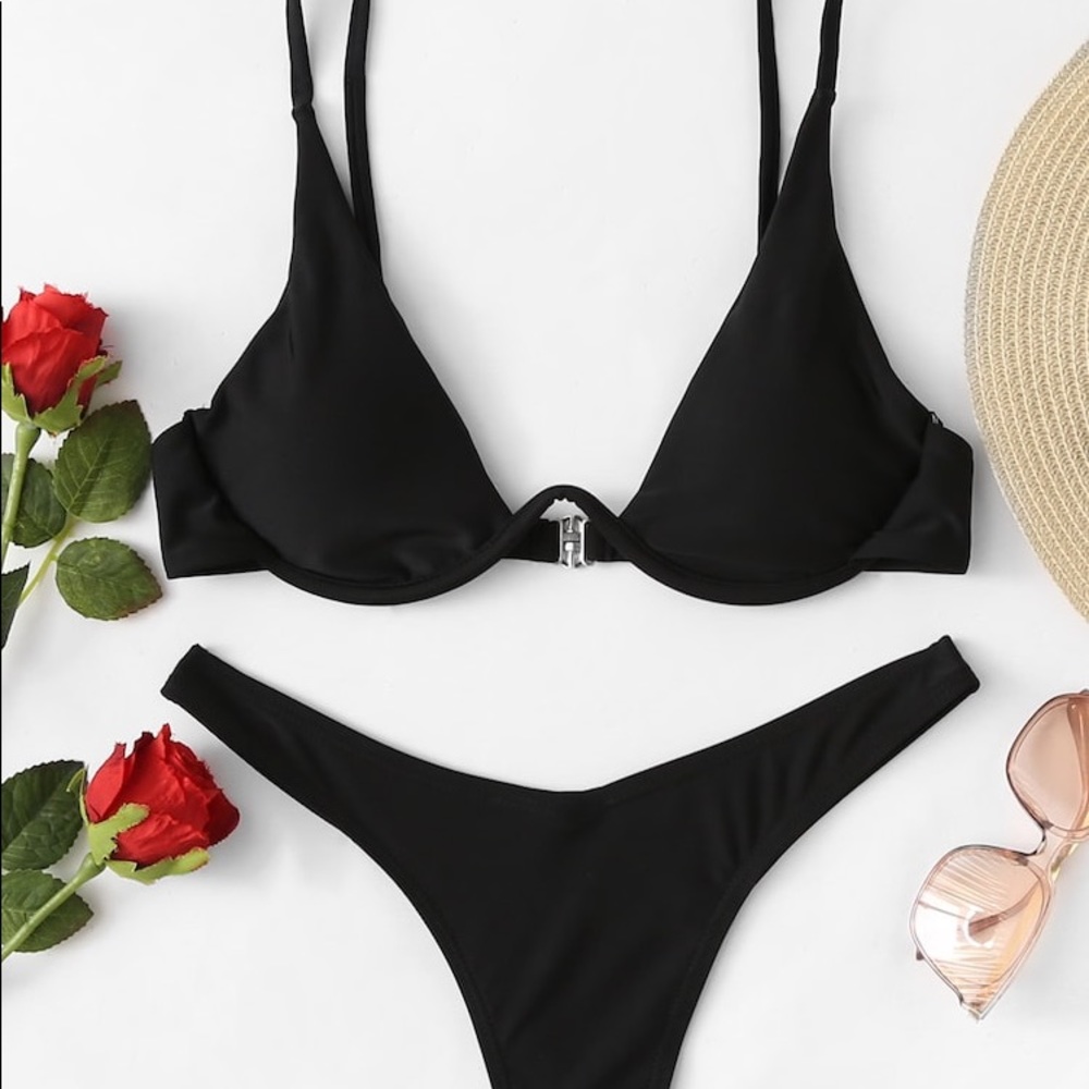 Plunging Underwired Top with High Cut Bikini